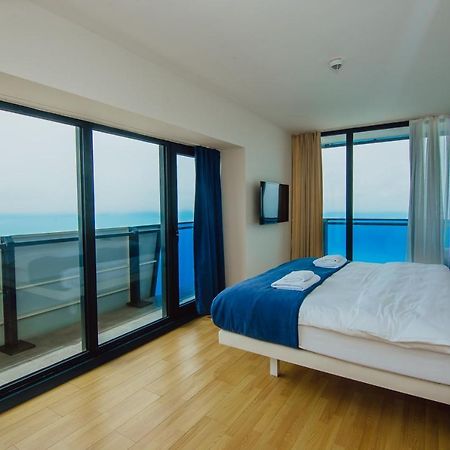 Premium Aparthotel With Sea View 巴统 外观 照片
