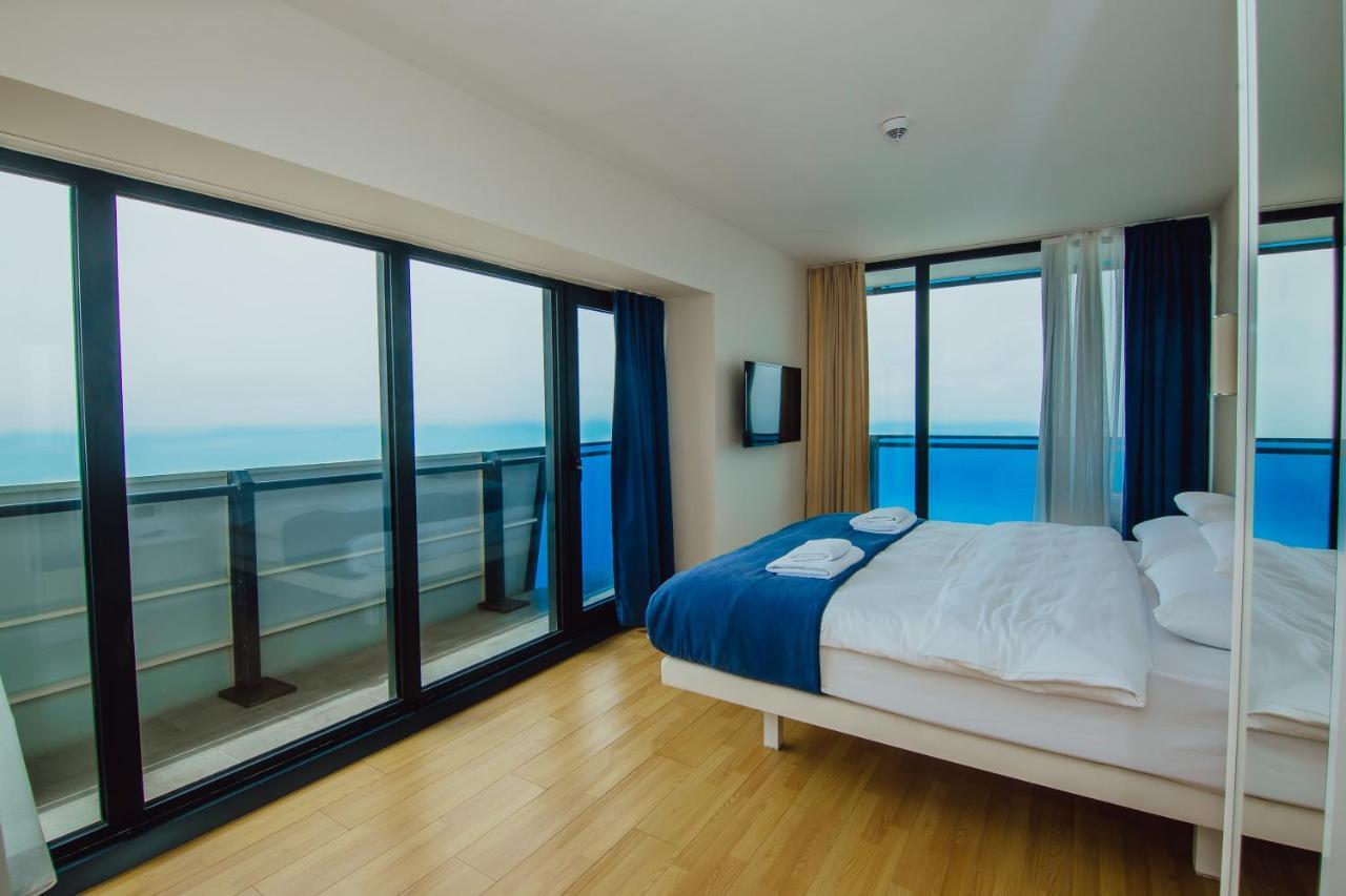 Premium Aparthotel With Sea View 巴统 外观 照片