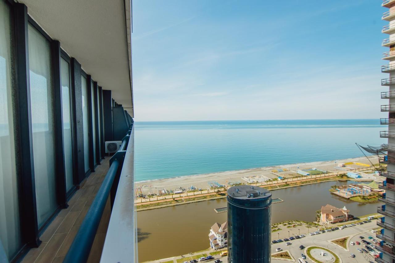 Premium Aparthotel With Sea View 巴统 外观 照片