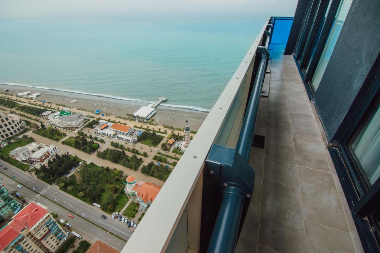 Premium Aparthotel With Sea View 巴统 外观 照片