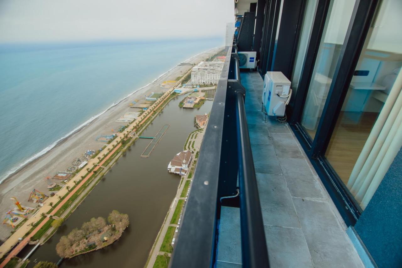 Premium Aparthotel With Sea View 巴统 外观 照片