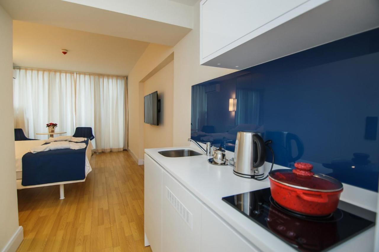Premium Aparthotel With Sea View 巴统 外观 照片